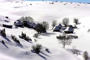 ZABELELO SE PREKO NOĆI: U Sjenici napadalo 5 centimetara snega