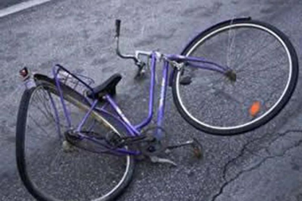 SAOBRAĆAJKA: Biciklista poginuo u naletanju punta