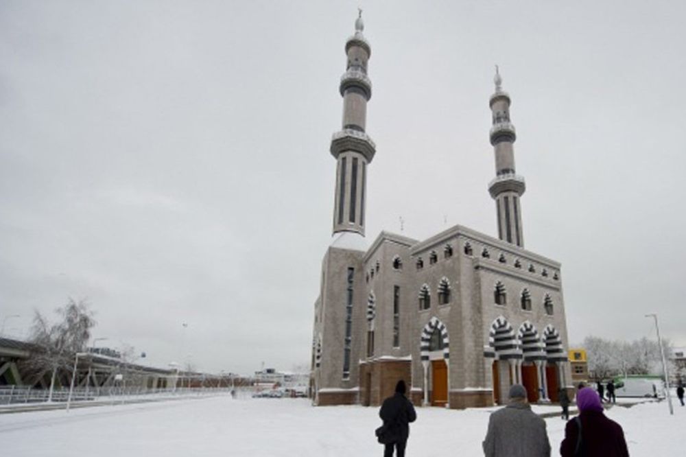 AKCIJA U ROTERDAMU: Holandska služba za imigraciju pretresla bošnjačku džamiju!