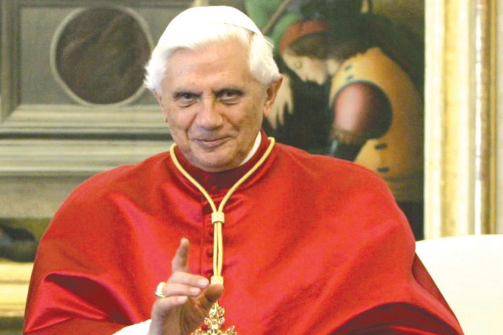 Vatikan: Papa ne odlazi zbog bolesti
