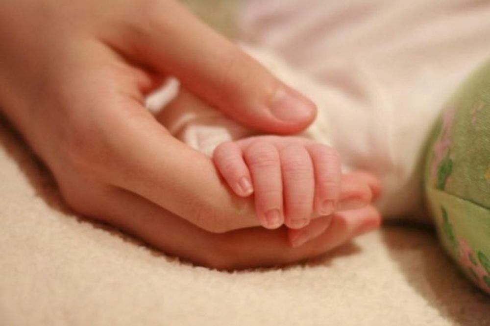 ŽELELA GA 9 MESECI: Tek rođeni sinčić joj umro kada ga je uzela u ruke!