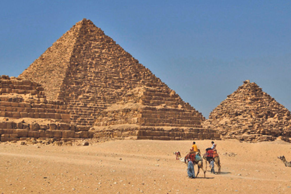 NISMO SAMI U SVEMIRU: Egipatske piramide gradili vanzemaljci!?