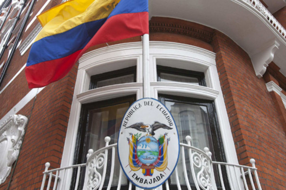 Britanci prete upadom u ambasadu Ekvadora zbog Asanža