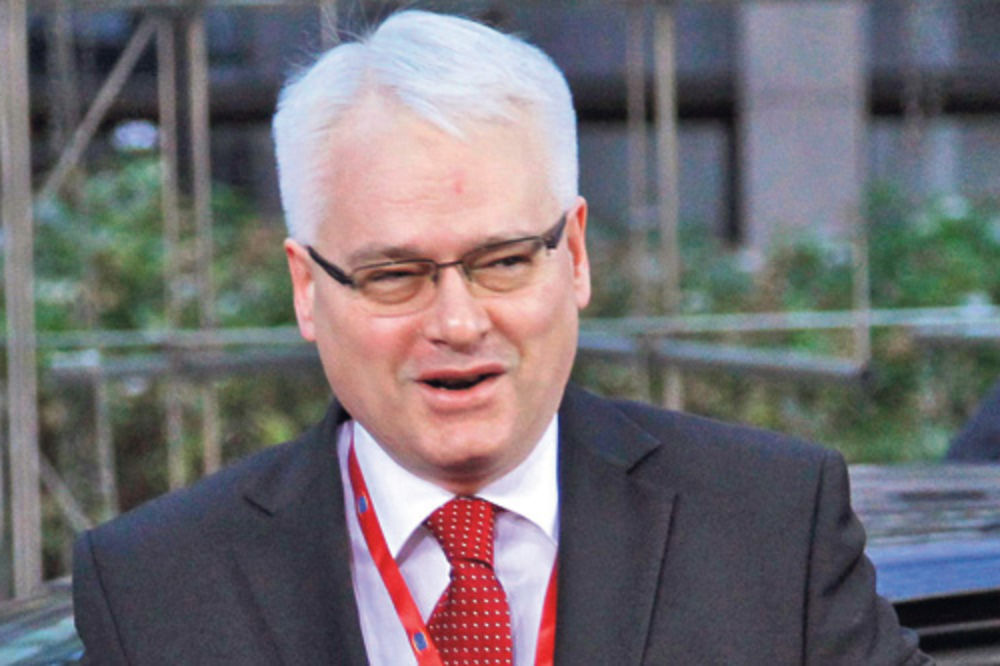 Ivo Josipović udario na Srbe!