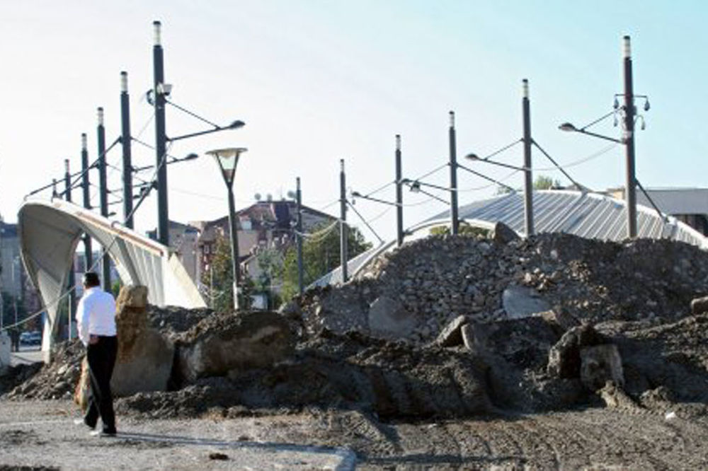 EU: Dačić i Tači da zajedno uklone barikade na Ibru