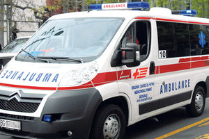 Dva muškarca povređena u udesu na Voždovcu