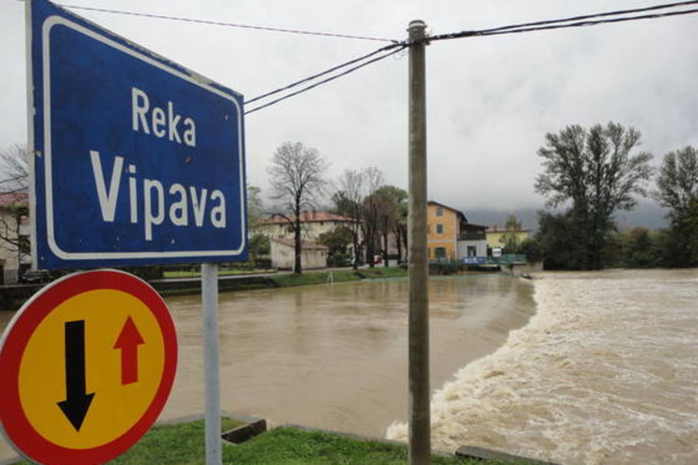 Poplave prete Sloveniji