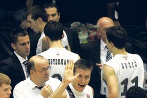 UZ FUDBALERE: Košarkaši Partizana stižu na derbi