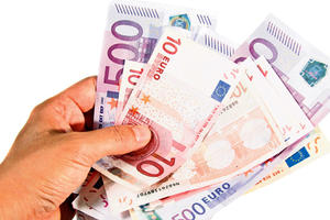 Dinar slabi, evro danas 114,45 dinara
