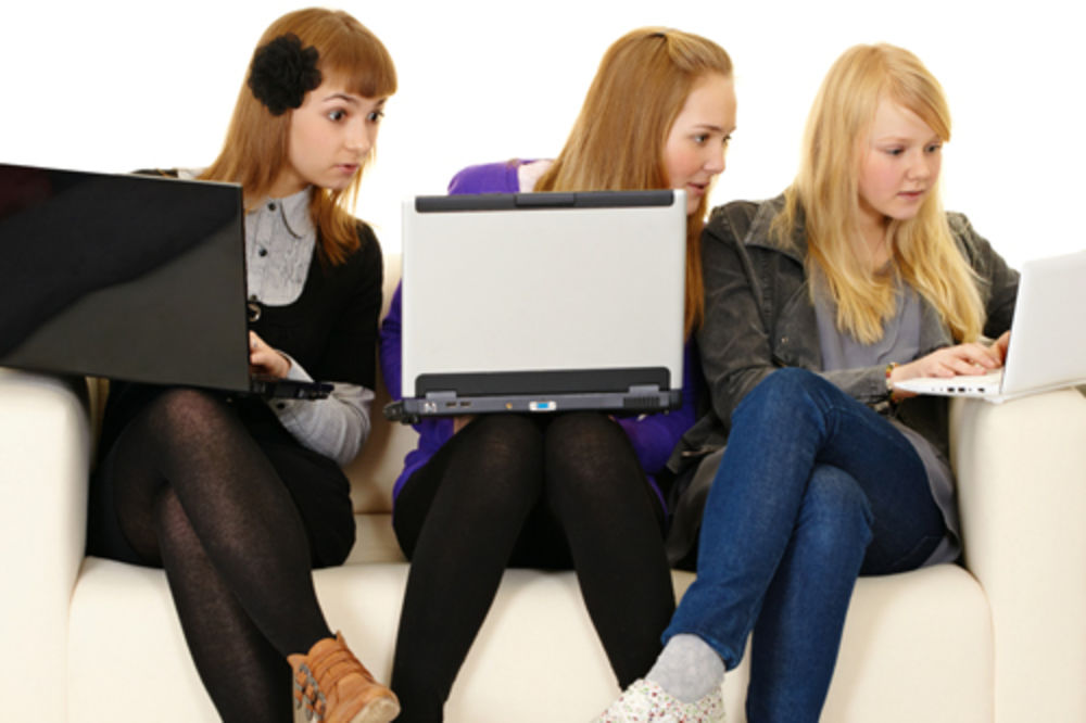 KRUŠEVAČKA TRAČARA: Srednjoškolci očajni zbog gnusnih laži na Fejsbuku