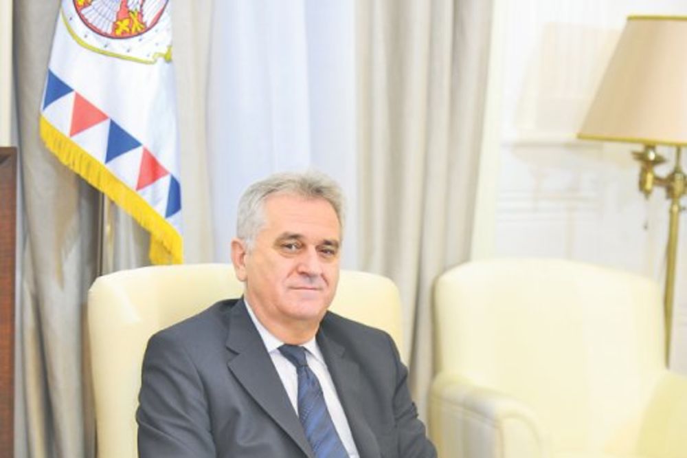 Predsednik Nikolić čestitao Uskrs vernicima!