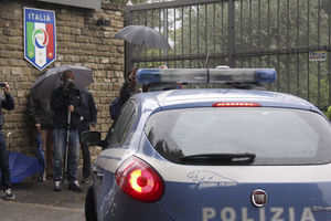 ILEGALNO PRODAVALI CVEĆE I ČOKOLADU: Uhapšeno 48 mafijaša sa juga Italije