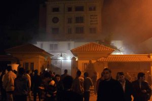 Demonstranti zapalili sedište Muslimanske braće