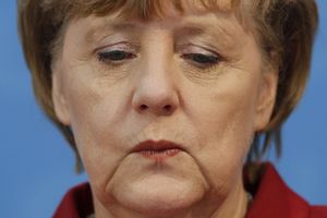 NEMCI BESNI: Srbin u Beču izvajao Merkelovu u nezgodnoj pozi