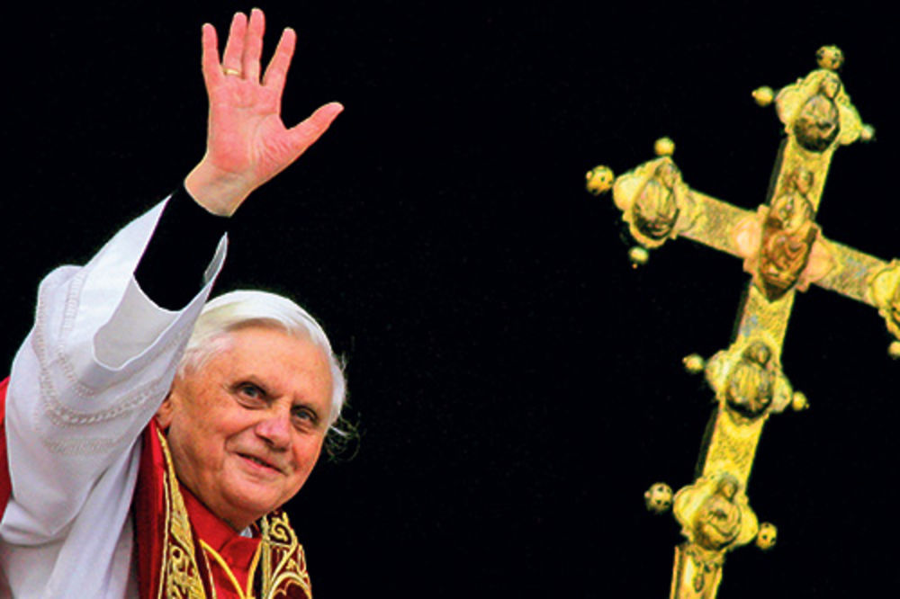 RASKOL: Dvojica papa u Vatikanu?!
