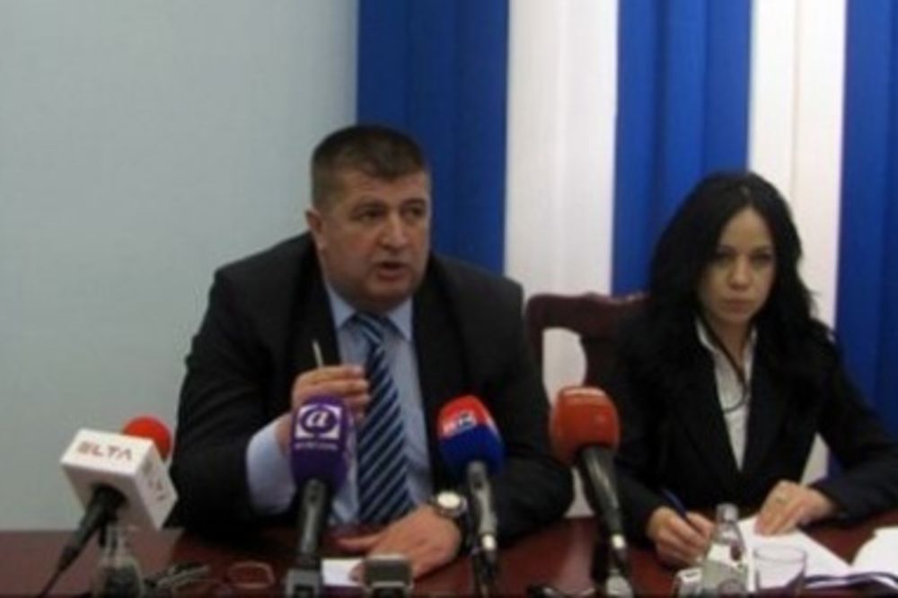 Gradonačelnik Trebinja gađao novinara diktafonom