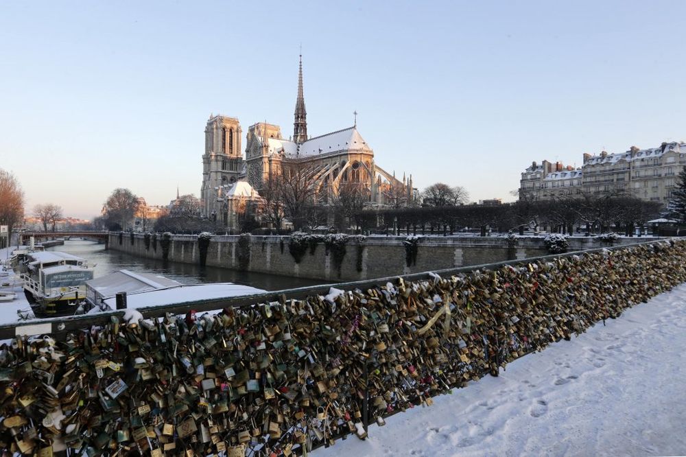 UKLANJAJU IH: Ljubavni katanci iz Pariza odlaze u prošlost