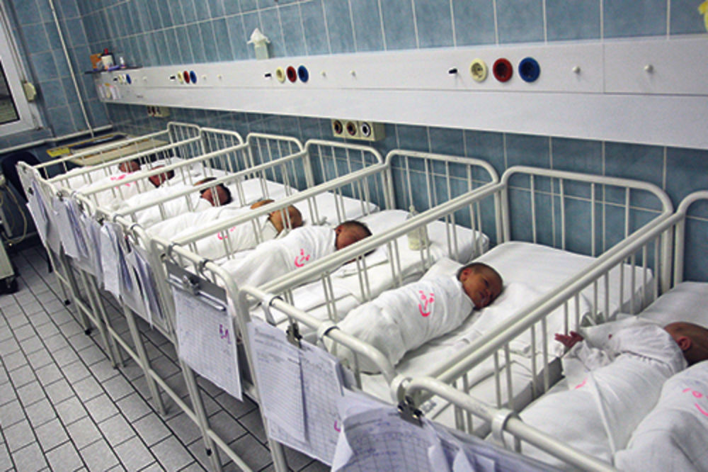 REKORD: U Beogradu rođene 83 bebe za jedan dan!