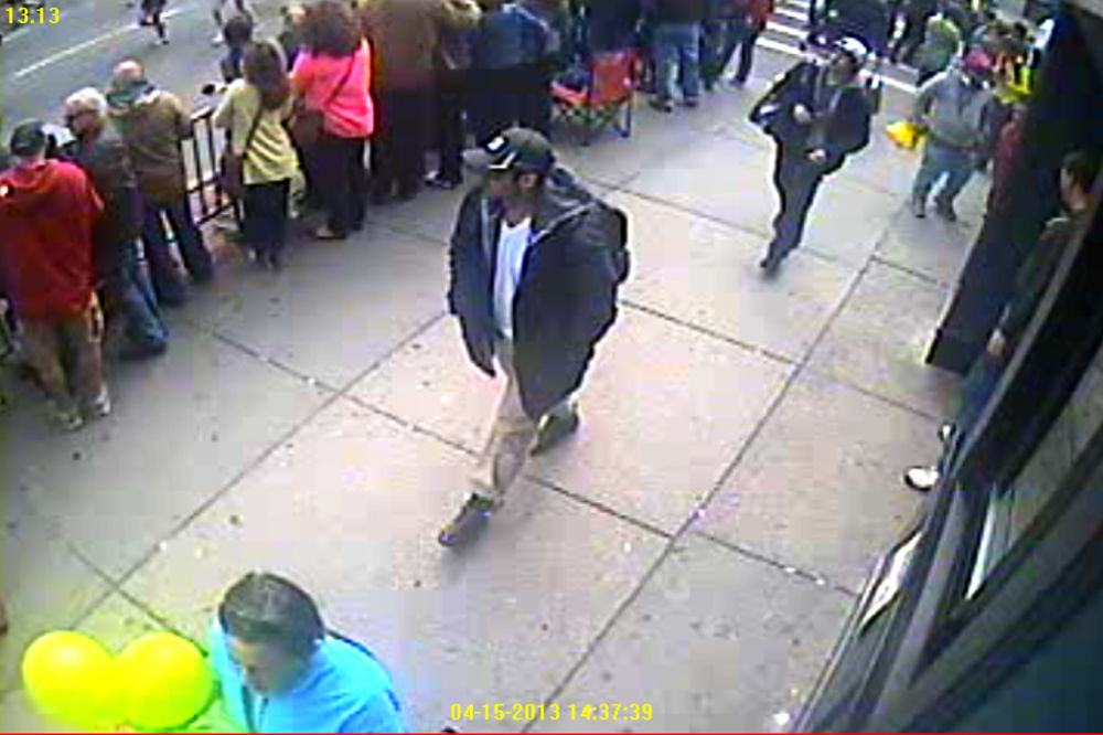 LOV NA TERORISTE: FBI objavio fotografije bombaša iz Bostona