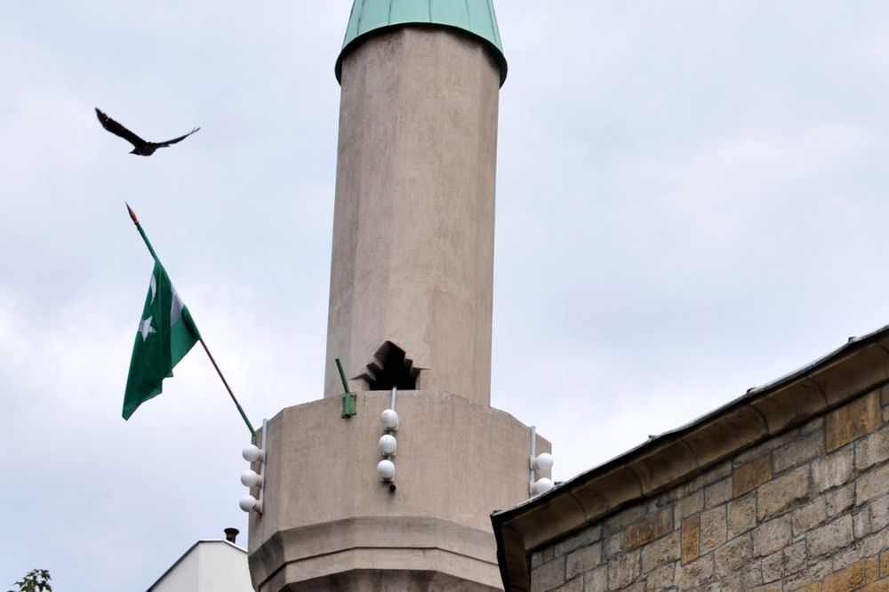TRZAVICE U SELU NEDAKUSI: Komšijama pravoslavcima razglas sa džamije preglasan