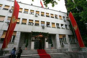 AMBASADA RUSIJE U PODGORICI: Moskva poziva Crnu Goru da preispita odluku o članstvu u NATO