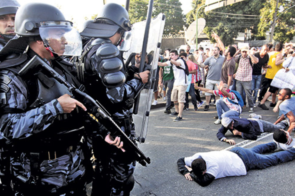Brazil: Policija suzavcem i gumenim mecima rasterala demonstrante