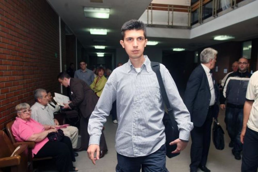 Suđenje vođi Obraza Mladenu Obradoviću odloženo za oktobar!