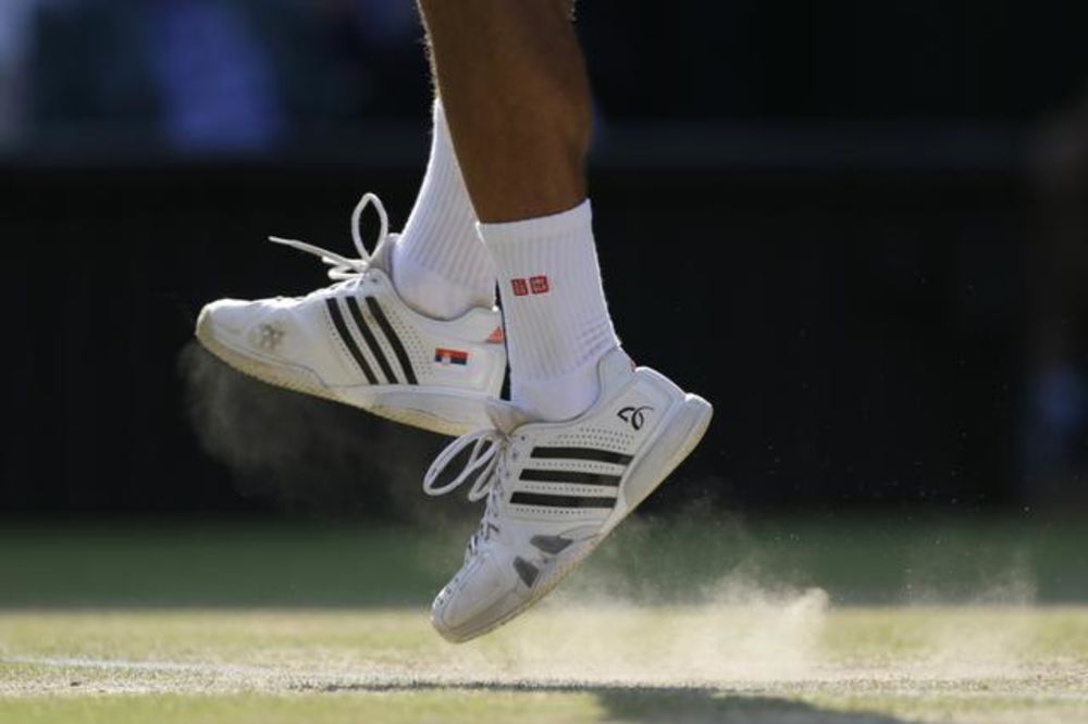PROBLEMI SA PATIKAMA: Posle Federera i Novak morao da se prezuva
