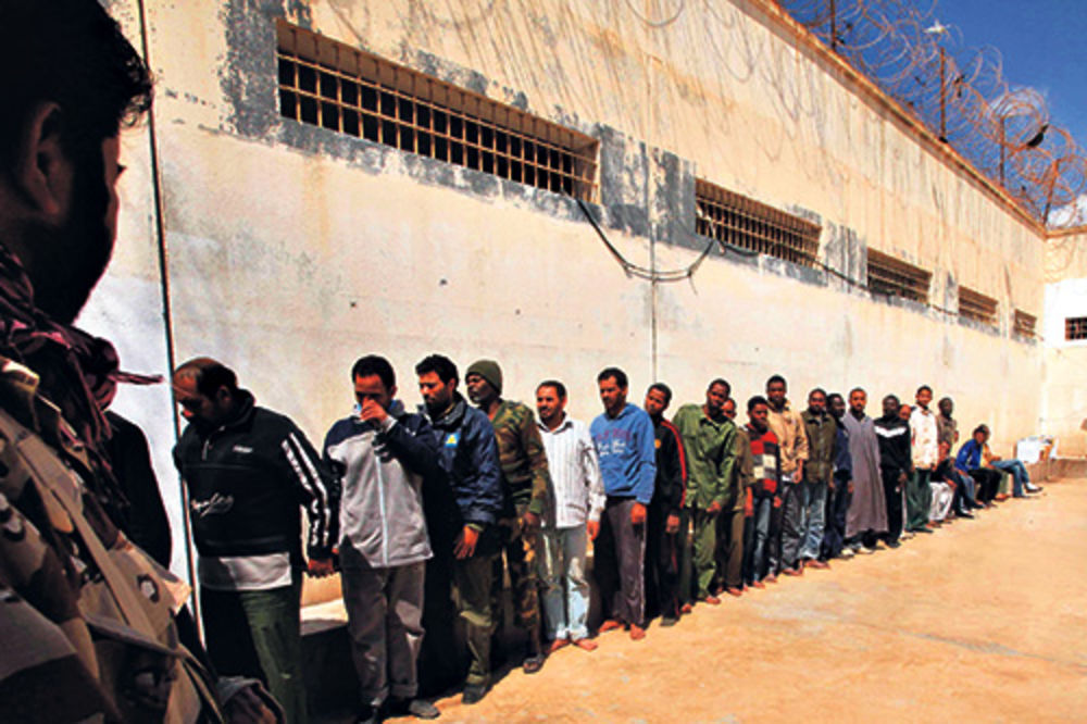 NAPAD SPOLJA: Pobeglo 1.000 zatvorenika u Bengaziju!