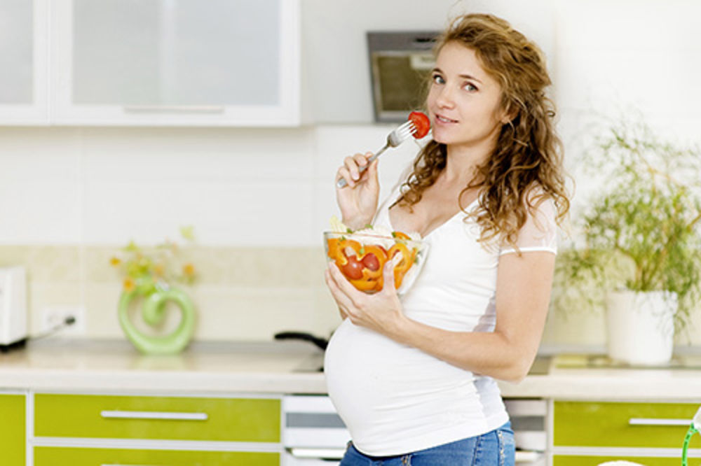 Prejedanje u trudnoći može biti loše za bebu