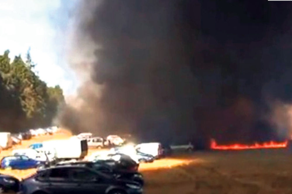HAOS: Roštiljali i zapalili čak 64 automobila