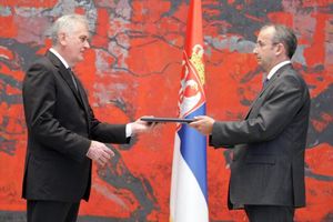 Devenport predao akreditive Nikoliću kao šef delegacije EU