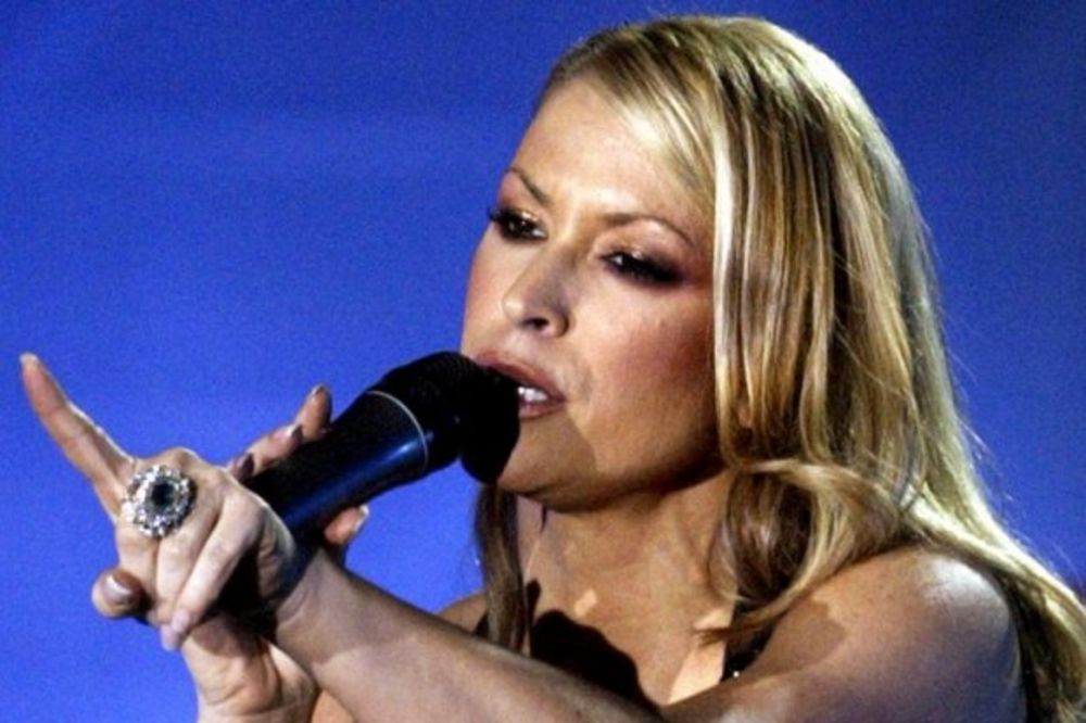 Pevačica Anastasija odstranila obe dojke