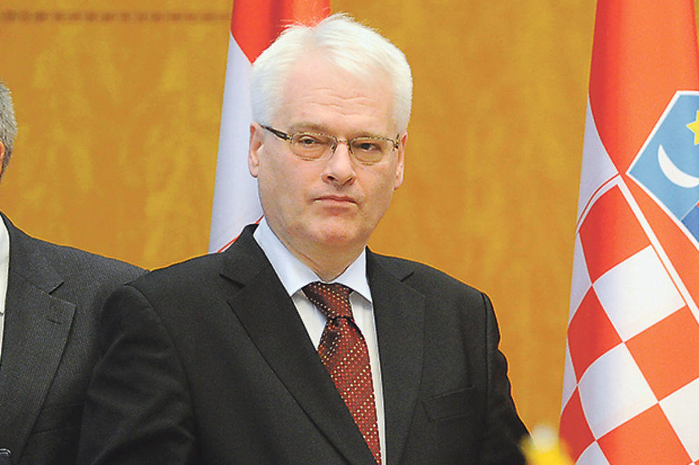 MASONI UZ SRBIJU: Naterali Josipovića da ode u Beograd!