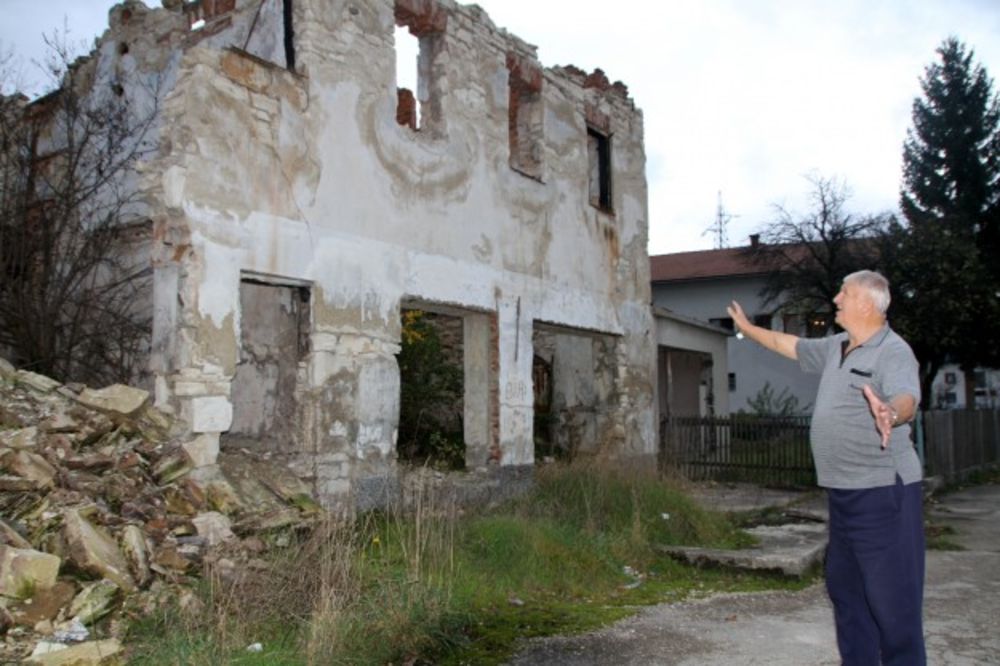 OBNAVLJA PORUŠENU DEDOVINU: Vučić ne želi da proda imanje u Bugojnu