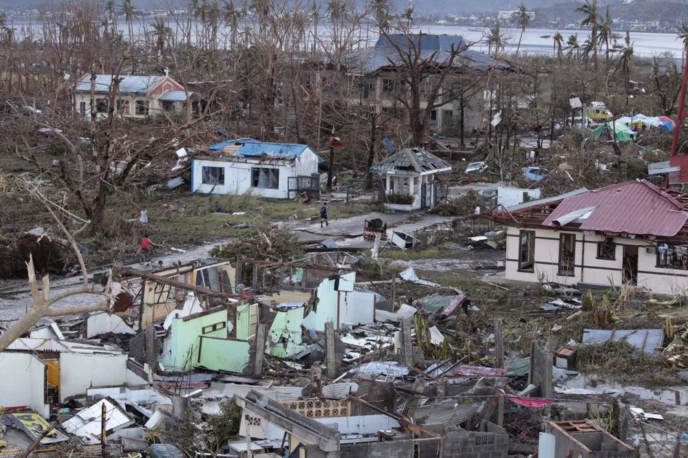 TAJFUN: 1.200 ljudi poginulo u najgoroj oluji ikada na Filipinima