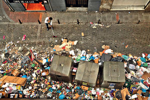 SPLIĆANI SE ŽALE NA KOMŠIJU IZ PAKLA! Gamad se naselila u naselje zbog gomilanja smeća: "Ne možemo da otvorimo prozore"