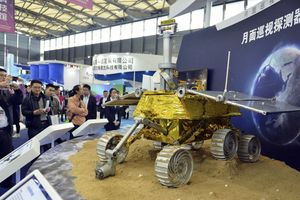 MEKO PRIZEMLJENJE: Kineska letelica se spustila na Mesec