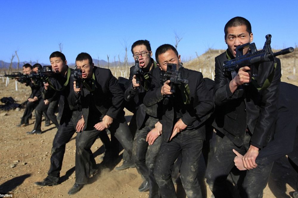 ŠKOLA ZA BRUS LIJE: Ovako treniraju kineski telohranitelji!