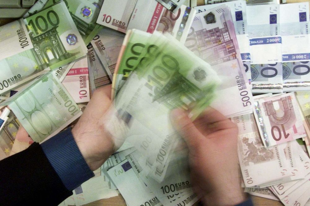 KURS: Evro danas košta 119,3 dinara