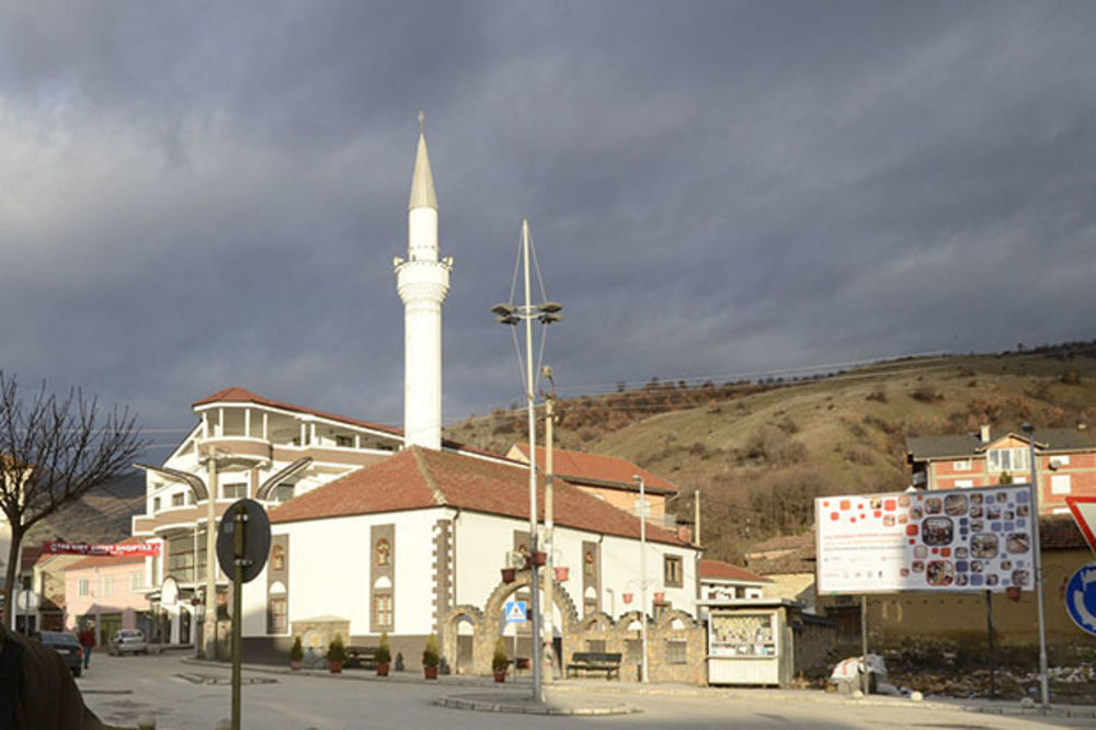 INCIDENT U PREŠEVU: Aliju Muhamed uhapšen zbog kamenovanja srpskih kuća!