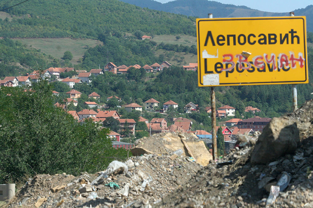 BLOKADA IBARSKE: Privedeno 15 radnika kosovske Lole iz Leška