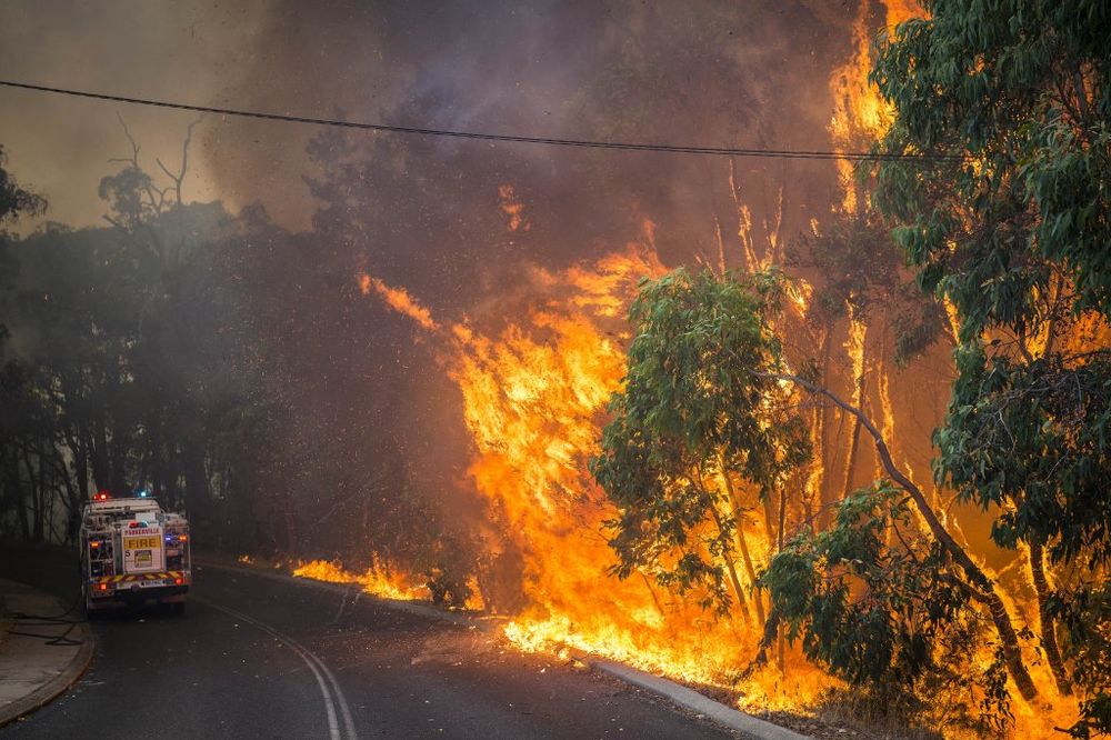 GORI AUSTRALIJA: Požari gutaju sve pred sobom na vrelih 45 stepeni