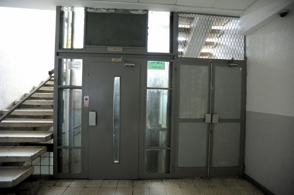 ZENICA: Maloletniku 10 godina robije zbog silovanja devojčice (11) u liftu!
