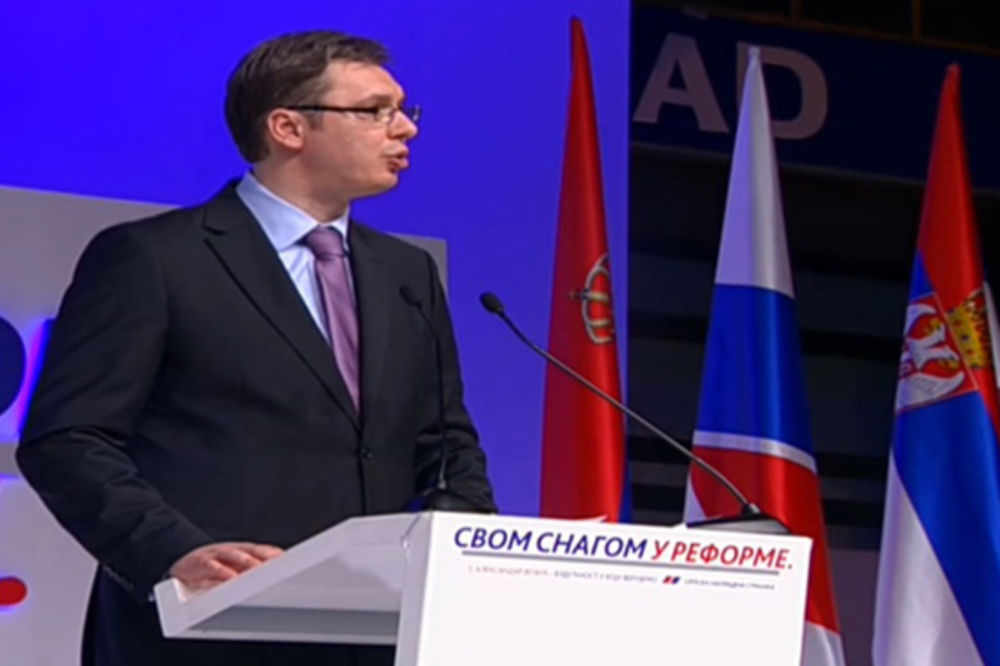 Miting SNS - Vučić: Mi hapsimo lopove, a ne poštene ljude, briga me koja im je partijska knjižica