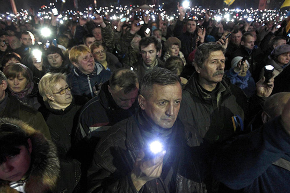 UŽIVO GRAĐANSKI RAT U UKRAJINI DAN 4: Predsednik Janukovič napustio Kijev!