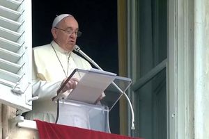 KAKAV GAF: Papa Franja opsovao tokom blagoslova!