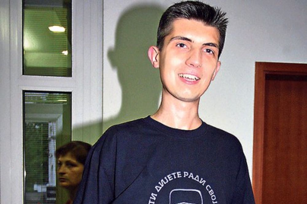 KUĆNI PRITVOR: Mladen Obradović počeo da služi četvoromesečnu kaznu!