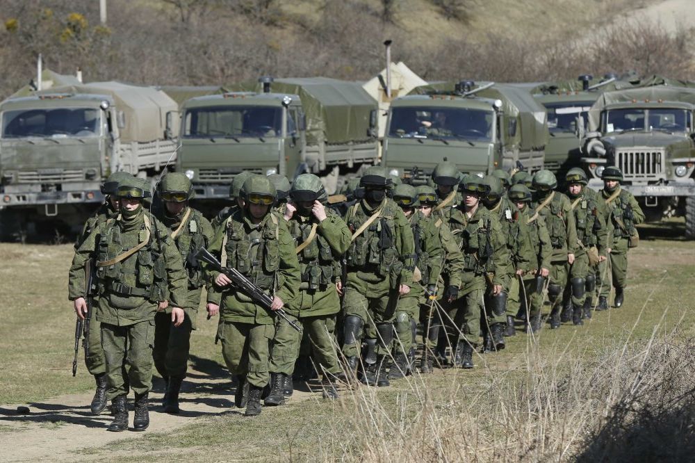 Na Krim stižu nove ukrajinske trupe, ruski tenkovi, nadleće ih NATO avaks, a stiže i američki brod