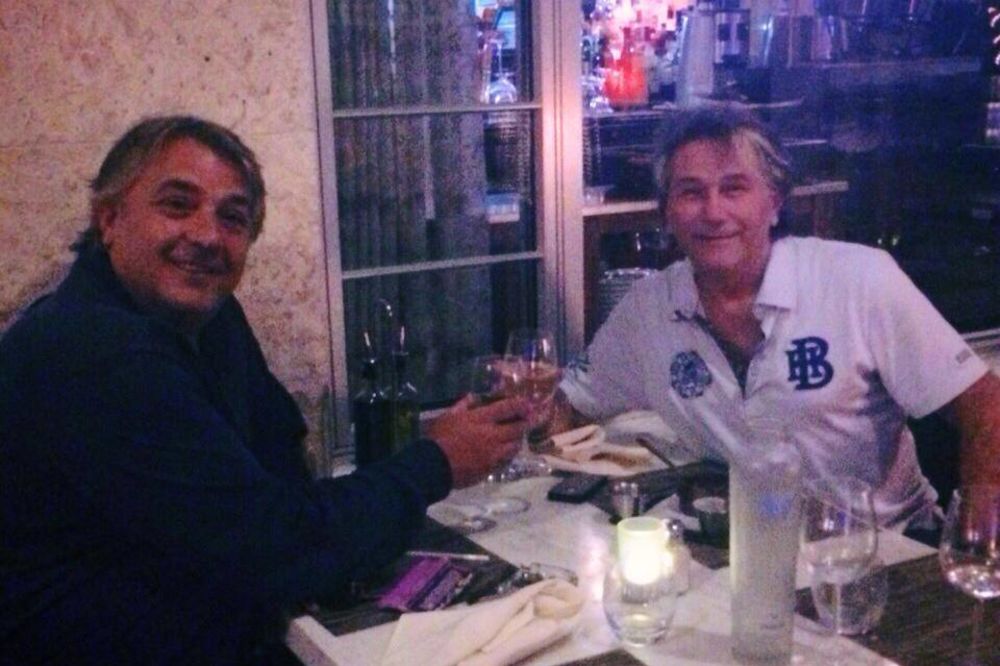 Halid Muslimović i Boba Živojinović posetili bosanski restoran u Americi